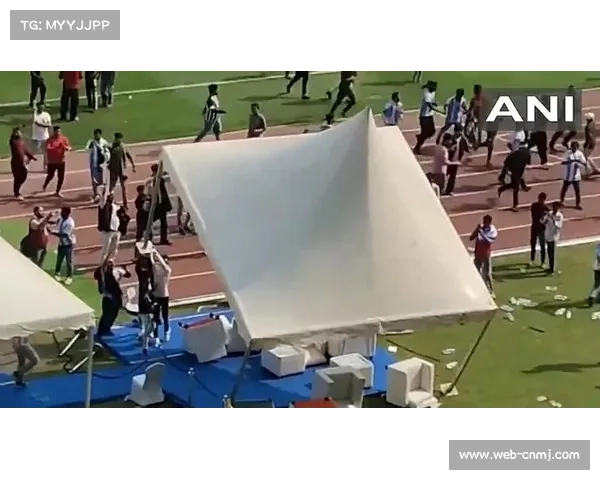 观众投掷杂物被逮捕，联盟加强安保措施